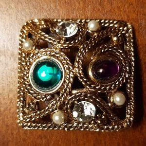 Filigree Cabachon Pin